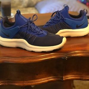 Nike Darwin size 10